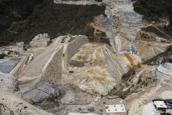 Proyecto Hidroeléctrico Ituango Avance de Obras
Proyecto Hidroeléctrico Ituango Avance de Obras
Fecha: Marzo 14 de 2017
Para descargar esta fotografía en alta resolución, haga clic sobre la imagen hasta que la misma se despliegue en la pantalla completa; luego dé clic derecho y elija la opción "guardar imagen como". 
En caso de publicación por cualquier medio, solicitamos acompañarla del crédito: "Foto EPM"
Palabras clave: Proyecto Hidroeléctrico Ituango Avance Obras