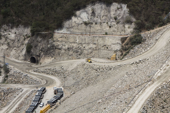 Proyecto Hidroeléctrico Ituango Avance de Obras
Proyecto Hidroeléctrico Ituango Avance de Obras
Fecha: Marzo 14 de 2017
Para descargar esta fotografía en alta resolución, haga clic sobre la imagen hasta que la misma se despliegue en la pantalla completa; luego dé clic derecho y elija la opción "guardar imagen como". 
En caso de publicación por cualquier medio, solicitamos acompañarla del crédito: "Foto EPM"
Palabras clave: Proyecto Hidroeléctrico Ituango Avance Obras