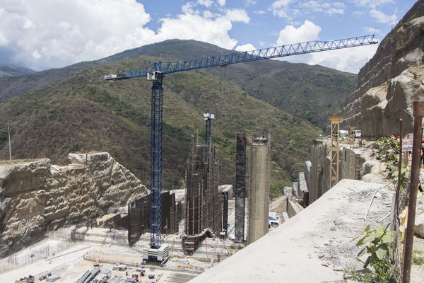 Proyecto Hidroeléctrico Ituango Avance de Obras
Proyecto Hidroeléctrico Ituango Avance de Obras
Fecha: Marzo 14 de 2017
Para descargar esta fotografía en alta resolución, haga clic sobre la imagen hasta que la misma se despliegue en la pantalla completa; luego dé clic derecho y elija la opción "guardar imagen como". 
En caso de publicación por cualquier medio, solicitamos acompañarla del crédito: "Foto EPM"
Palabras clave: Proyecto Hidroeléctrico Ituango Avance Obras