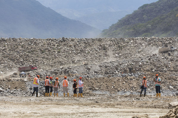 Visita Periodistas Proyecto Hidroituango
Visita de Periodistas al Proyecto de Hidroituango
Fecha: Marzo 14 de 2017
Para descargar esta fotografía en alta resolución, haga clic sobre la imagen hasta que la misma se despliegue en la pantalla completa; luego dé clic derecho y elija la opción "guardar imagen como". 
En caso de publicación por cualquier medio, solicitamos acompañarla del crédito: "Foto EPM"
Palabras clave: Visita Periodistas Proyecto Hidroituango