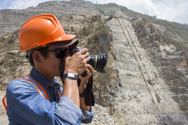 Visita Periodistas Proyecto Hidroituango
Visita de Periodistas al Proyecto de Hidroituango
Fecha: Marzo 14 de 2017
Para descargar esta fotografía en alta resolución, haga clic sobre la imagen hasta que la misma se despliegue en la pantalla completa; luego dé clic derecho y elija la opción "guardar imagen como". 
En caso de publicación por cualquier medio, solicitamos acompañarla del crédito: "Foto EPM"
Palabras clave: Visita Periodistas Proyecto Hidroituango