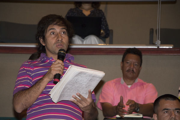 Reunión con alcaldes de Antioquia   
Reunión con alcaldes de Antioquia    
Fecha: Marzo 16 de 2016
Para descargar esta fotografía en alta resolución, haga clic sobre la imagen hasta que la misma se despliegue en la pantalla completa; luego dé clic derecho y elija la opción "guardar imagen como". 
En caso de publicación por cualquier medio, solicitamos acompañarla del crédito: "Foto EPM"

Palabras clave: Reunión alcaldes Antioquia Alcalde Tarso