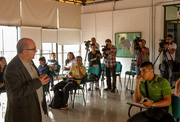 Día internacional del agua
Día internacional del agua
Fecha: Marzo 17 de 2015. Lugar: Medellín, Planta de potabilización Manantiales
Para descargar esta fotografía en alta resolución, haga clic sobre la imagen hasta que la misma se despliegue en la pantalla completa; luego dé clic derecho y elija la opción "guardar imagen como". 
En caso de publicación por cualquier medio, solicitamos acompañarla del crédito: "Foto EPM"

Palabras clave: Día internacional agua