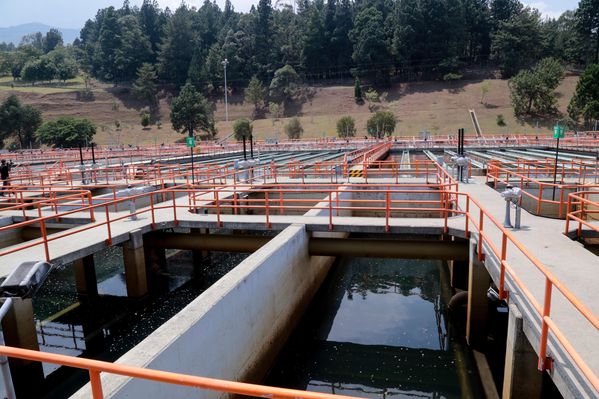 Día internacional del agua
Día internacional del agua
Fecha: Marzo 17 de 2015. Lugar: Medellín, Planta de potabilización Manantiales
Para descargar esta fotografía en alta resolución, haga clic sobre la imagen hasta que la misma se despliegue en la pantalla completa; luego dé clic derecho y elija la opción "guardar imagen como". 
En caso de publicación por cualquier medio, solicitamos acompañarla del crédito: "Foto EPM"

Palabras clave: Día internacional agua