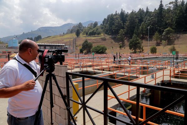 Día internacional del agua
Día internacional del agua
Fecha: Marzo 17 de 2015. Lugar: Medellín, Planta de potabilización Manantiales
Para descargar esta fotografía en alta resolución, haga clic sobre la imagen hasta que la misma se despliegue en la pantalla completa; luego dé clic derecho y elija la opción "guardar imagen como". 
En caso de publicación por cualquier medio, solicitamos acompañarla del crédito: "Foto EPM"

Palabras clave: Día internacional agua