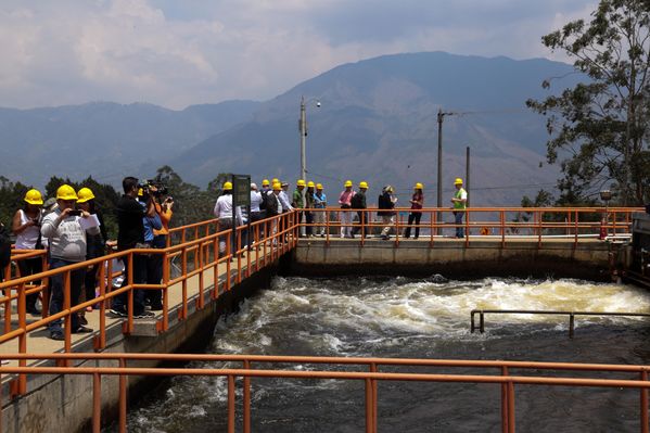 Día internacional del agua
Día internacional del agua
Fecha: Marzo 17 de 2015. Lugar: Medellín, Planta de potabilización Manantiales
Para descargar esta fotografía en alta resolución, haga clic sobre la imagen hasta que la misma se despliegue en la pantalla completa; luego dé clic derecho y elija la opción "guardar imagen como". 
En caso de publicación por cualquier medio, solicitamos acompañarla del crédito: "Foto EPM"

Palabras clave: Día internacional agua
