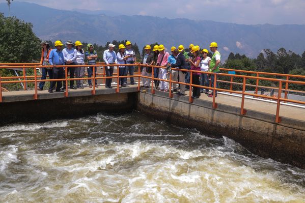 Día internacional del agua
Día internacional del agua
Fecha: Marzo 17 de 2015. Lugar: Medellín, Planta de potabilización Manantiales
Para descargar esta fotografía en alta resolución, haga clic sobre la imagen hasta que la misma se despliegue en la pantalla completa; luego dé clic derecho y elija la opción "guardar imagen como". 
En caso de publicación por cualquier medio, solicitamos acompañarla del crédito: "Foto EPM"

Palabras clave: Día internacional agua