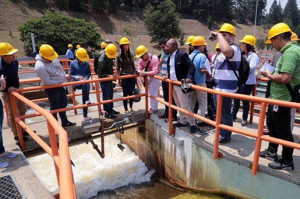 Día internacional del agua
Día internacional del agua
Fecha: Marzo 17 de 2015. Lugar: Medellín, Planta de potabilización Manantiales
Para descargar esta fotografía en alta resolución, haga clic sobre la imagen hasta que la misma se despliegue en la pantalla completa; luego dé clic derecho y elija la opción "guardar imagen como". 
En caso de publicación por cualquier medio, solicitamos acompañarla del crédito: "Foto EPM"

Palabras clave: Día internacional agua