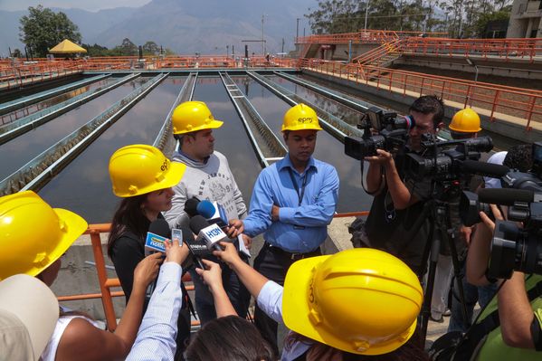 Día internacional del agua
Día internacional del agua
Fecha: Marzo 17 de 2015. Lugar: Medellín, Planta de potabilización Manantiales
Para descargar esta fotografía en alta resolución, haga clic sobre la imagen hasta que la misma se despliegue en la pantalla completa; luego dé clic derecho y elija la opción "guardar imagen como". 
En caso de publicación por cualquier medio, solicitamos acompañarla del crédito: "Foto EPM"

Palabras clave: Día internacional agua