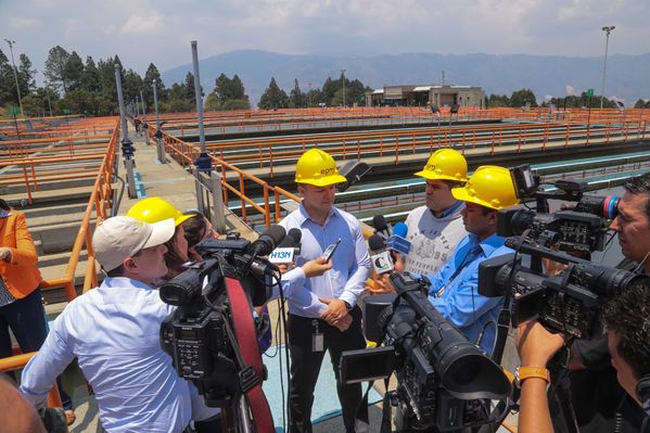 Día internacional del agua
Día internacional del agua
Fecha: Marzo 17 de 2015. Lugar: Medellín, Planta de potabilización Manantiales
Para descargar esta fotografía en alta resolución, haga clic sobre la imagen hasta que la misma se despliegue en la pantalla completa; luego dé clic derecho y elija la opción "guardar imagen como". 
En caso de publicación por cualquier medio, solicitamos acompañarla del crédito: "Foto EPM"

Palabras clave: Día internacional agua
