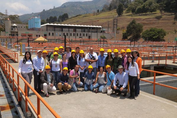 Día internacional del agua
Día internacional del agua
Fecha: Marzo 17 de 2015. Lugar: Medellín, Planta de potabilización Manantiales
Para descargar esta fotografía en alta resolución, haga clic sobre la imagen hasta que la misma se despliegue en la pantalla completa; luego dé clic derecho y elija la opción "guardar imagen como". 
En caso de publicación por cualquier medio, solicitamos acompañarla del crédito: "Foto EPM"

Palabras clave: Día internacional agua