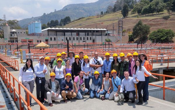 Día internacional del agua
Día internacional del agua
Fecha: Marzo 17 de 2015. Lugar: Medellín, Planta de potabilización Manantiales
Para descargar esta fotografía en alta resolución, haga clic sobre la imagen hasta que la misma se despliegue en la pantalla completa; luego dé clic derecho y elija la opción "guardar imagen como". 
En caso de publicación por cualquier medio, solicitamos acompañarla del crédito: "Foto EPM"

Palabras clave: Día internacional agua