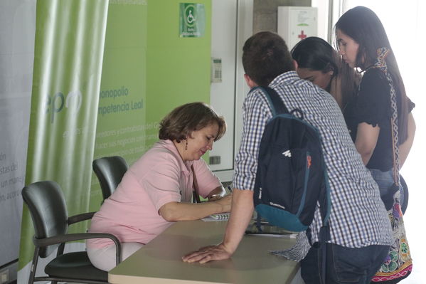 Foro de ACOFI
Foro de ACOFI
marzo 28 2019
Para descargar esta fotografía en alta resolución, haga clic sobre la imagen hasta que la misma se despliegue en la pantalla completa; luego dé clic derecho y elija la opción "guardar imagen como". 
En caso de publicación por cualquier medio, solicitamos acompañarla del crédito: "Foto EPM
Palabras clave: Foro de ACOFI