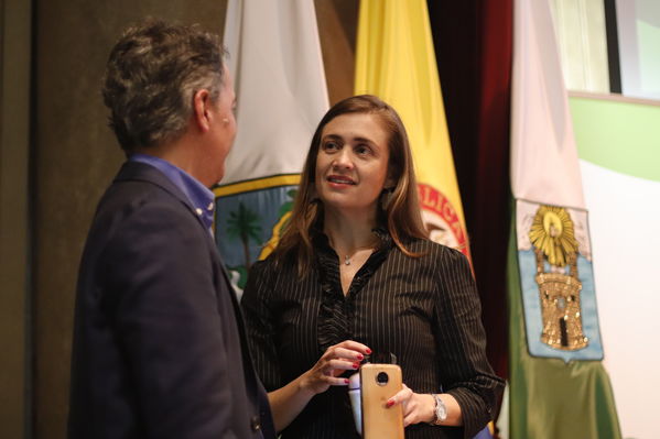 Foro de ACOFI
Foro de ACOFI
marzo 28 2019
Para descargar esta fotografía en alta resolución, haga clic sobre la imagen hasta que la misma se despliegue en la pantalla completa; luego dé clic derecho y elija la opción "guardar imagen como". 
En caso de publicación por cualquier medio, solicitamos acompañarla del crédito: "Foto EPM
Palabras clave: Foro de ACOFI