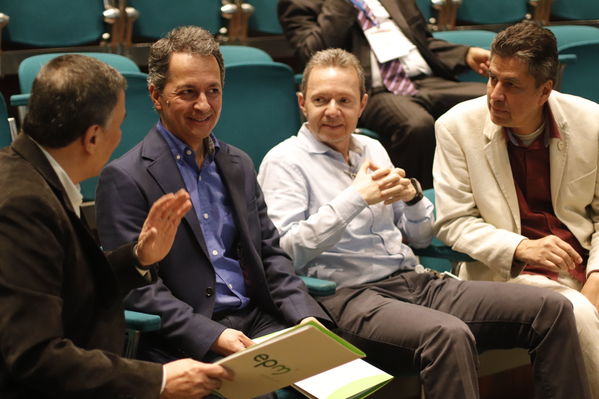 Foro de ACOFI
Foro de ACOFI
marzo 28 2019
Para descargar esta fotografía en alta resolución, haga clic sobre la imagen hasta que la misma se despliegue en la pantalla completa; luego dé clic derecho y elija la opción "guardar imagen como". 
En caso de publicación por cualquier medio, solicitamos acompañarla del crédito: "Foto EPM
Palabras clave: Foro de ACOFI