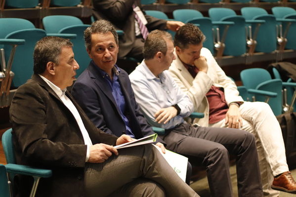Foro de ACOFI
Foro de ACOFI
marzo 28 2019
Para descargar esta fotografía en alta resolución, haga clic sobre la imagen hasta que la misma se despliegue en la pantalla completa; luego dé clic derecho y elija la opción "guardar imagen como". 
En caso de publicación por cualquier medio, solicitamos acompañarla del crédito: "Foto EPM
Palabras clave: Foro de ACOFI