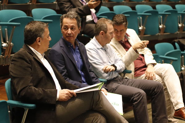 Foro de ACOFI
Foro de ACOFI
marzo 28 2019
Para descargar esta fotografía en alta resolución, haga clic sobre la imagen hasta que la misma se despliegue en la pantalla completa; luego dé clic derecho y elija la opción "guardar imagen como". 
En caso de publicación por cualquier medio, solicitamos acompañarla del crédito: "Foto EPM
Palabras clave: Foro de ACOFI