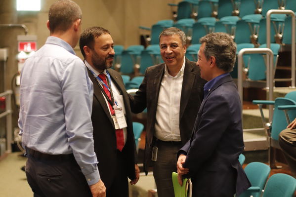 Foro de ACOFI
Foro de ACOFI
marzo 28 2019
Para descargar esta fotografía en alta resolución, haga clic sobre la imagen hasta que la misma se despliegue en la pantalla completa; luego dé clic derecho y elija la opción "guardar imagen como". 
En caso de publicación por cualquier medio, solicitamos acompañarla del crédito: "Foto EPM
Palabras clave: Foro de ACOFI
