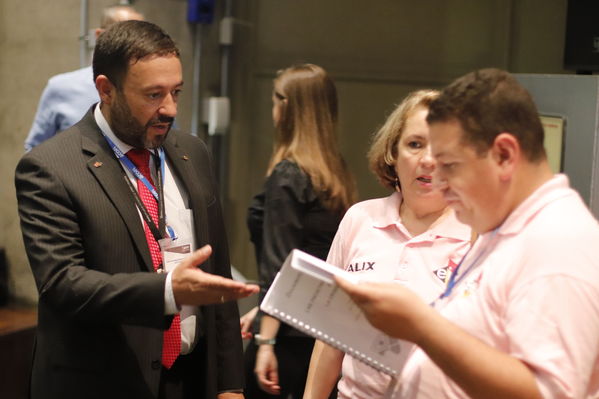 Foro de ACOFI
Foro de ACOFI
marzo 28 2019
Para descargar esta fotografía en alta resolución, haga clic sobre la imagen hasta que la misma se despliegue en la pantalla completa; luego dé clic derecho y elija la opción "guardar imagen como". 
En caso de publicación por cualquier medio, solicitamos acompañarla del crédito: "Foto EPM
Palabras clave: Foro de ACOFI