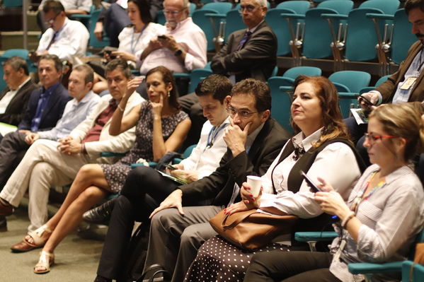 Foro de ACOFI
Foro de ACOFI
marzo 28 2019
Para descargar esta fotografía en alta resolución, haga clic sobre la imagen hasta que la misma se despliegue en la pantalla completa; luego dé clic derecho y elija la opción "guardar imagen como". 
En caso de publicación por cualquier medio, solicitamos acompañarla del crédito: "Foto EPM
Palabras clave: Foro de ACOFI