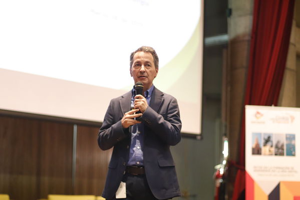 Foro de ACOFI
Foro de ACOFI
marzo 28 2019
Para descargar esta fotografía en alta resolución, haga clic sobre la imagen hasta que la misma se despliegue en la pantalla completa; luego dé clic derecho y elija la opción "guardar imagen como". 
En caso de publicación por cualquier medio, solicitamos acompañarla del crédito: "Foto EPM
Palabras clave: Foro de ACOFI