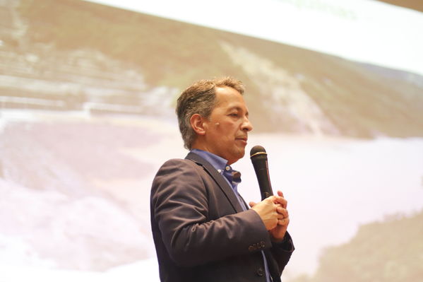 Foro de ACOFI
Foro de ACOFI
marzo 28 2019
Para descargar esta fotografía en alta resolución, haga clic sobre la imagen hasta que la misma se despliegue en la pantalla completa; luego dé clic derecho y elija la opción "guardar imagen como". 
En caso de publicación por cualquier medio, solicitamos acompañarla del crédito: "Foto EPM
Palabras clave: Foro de ACOFI