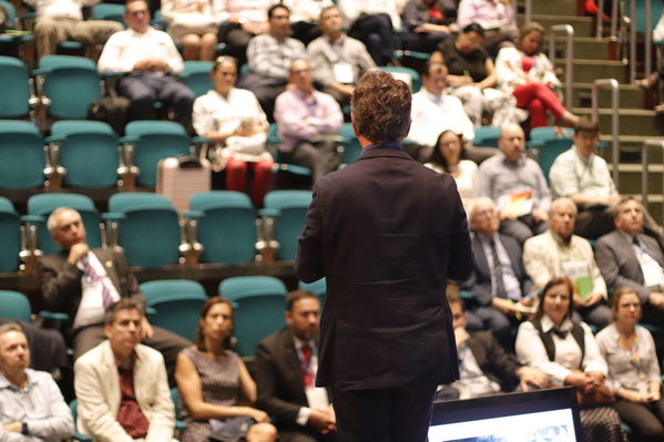 Foro de ACOFI
Foro de ACOFI
marzo 28 2019
Para descargar esta fotografía en alta resolución, haga clic sobre la imagen hasta que la misma se despliegue en la pantalla completa; luego dé clic derecho y elija la opción "guardar imagen como". 
En caso de publicación por cualquier medio, solicitamos acompañarla del crédito: "Foto EPM"
Palabras clave: Foro de ACOFI