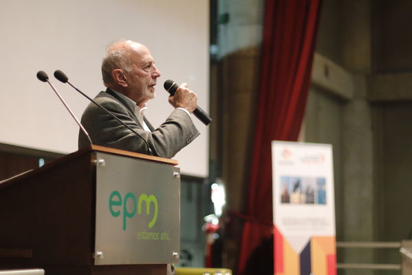 Foro de ACOFI
Foro de ACOFI
marzo 28 2019
Para descargar esta fotografía en alta resolución, haga clic sobre la imagen hasta que la misma se despliegue en la pantalla completa; luego dé clic derecho y elija la opción "guardar imagen como". 
En caso de publicación por cualquier medio, solicitamos acompañarla del crédito: "Foto EPM"
Palabras clave: Foro de ACOFI