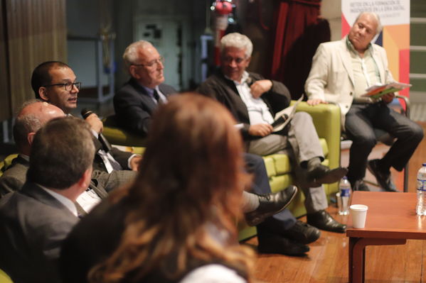 Foro de ACOFI
Foro de ACOFI
marzo 28 2019
Para descargar esta fotografía en alta resolución, haga clic sobre la imagen hasta que la misma se despliegue en la pantalla completa; luego dé clic derecho y elija la opción "guardar imagen como". 
En caso de publicación por cualquier medio, solicitamos acompañarla del crédito: "Foto EPM"
Palabras clave: Foro de ACOFI