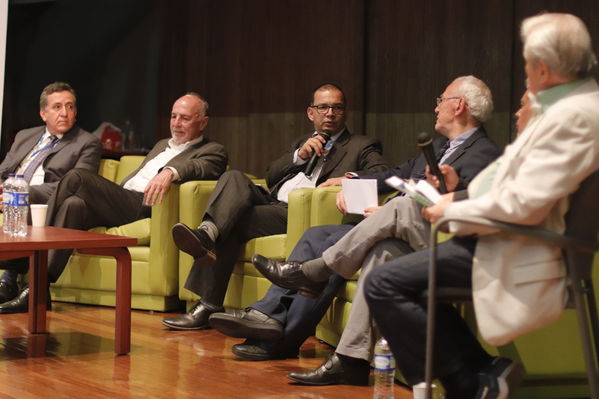 Foro de ACOFI
Foro de ACOFI
marzo 28 2019
Para descargar esta fotografía en alta resolución, haga clic sobre la imagen hasta que la misma se despliegue en la pantalla completa; luego dé clic derecho y elija la opción "guardar imagen como". 
En caso de publicación por cualquier medio, solicitamos acompañarla del crédito: "Foto EPM"
Palabras clave: Foro de ACOFI