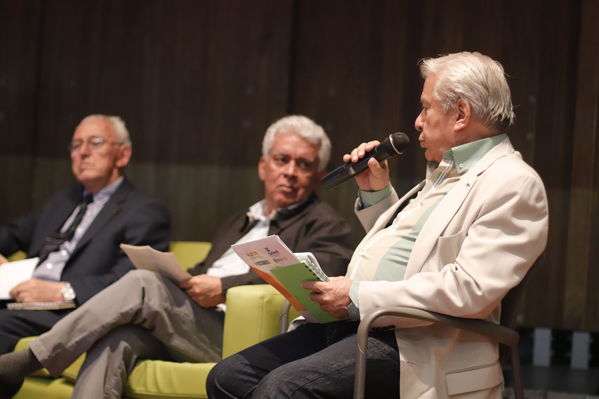 Foro de ACOFI
Foro de ACOFI
marzo 28 2019
Para descargar esta fotografía en alta resolución, haga clic sobre la imagen hasta que la misma se despliegue en la pantalla completa; luego dé clic derecho y elija la opción "guardar imagen como". 
En caso de publicación por cualquier medio, solicitamos acompañarla del crédito: "Foto EPM"
Palabras clave: Foro de ACOFI