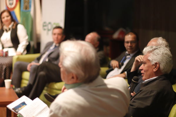 Foro de ACOFI
Foro de ACOFI
marzo 28 2019
Para descargar esta fotografía en alta resolución, haga clic sobre la imagen hasta que la misma se despliegue en la pantalla completa; luego dé clic derecho y elija la opción "guardar imagen como". 
En caso de publicación por cualquier medio, solicitamos acompañarla del crédito: "Foto EPM"
Palabras clave: Foro de ACOFI