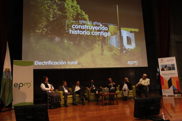 Foro de ACOFI
Foro de ACOFI
marzo 28 2019
Para descargar esta fotografía en alta resolución, haga clic sobre la imagen hasta que la misma se despliegue en la pantalla completa; luego dé clic derecho y elija la opción "guardar imagen como". 
En caso de publicación por cualquier medio, solicitamos acompañarla del crédito: "Foto EPM"
Palabras clave: Foro de ACOFI