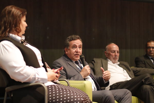 Foro de ACOFI
Foro de ACOFI
marzo 28 2019
Para descargar esta fotografía en alta resolución, haga clic sobre la imagen hasta que la misma se despliegue en la pantalla completa; luego dé clic derecho y elija la opción "guardar imagen como". 
En caso de publicación por cualquier medio, solicitamos acompañarla del crédito: "Foto EPM"
Palabras clave: Foro de ACOFI