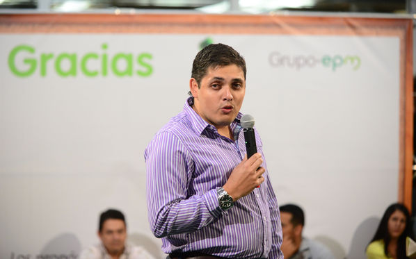 Evento de logros 2014
Evento de logros 2014
Fecha: Marzo 5 de 2015
Para descargar esta fotografía en alta resolución, haga clic sobre la imagen hasta que la misma se despliegue en la pantalla completa; luego dé clic derecho y elija la opción "guardar imagen como". 
En caso de publicación por cualquier medio, solicitamos acompañarla del crédito: "Foto EPM"
Palabras clave: Evento logros 2014