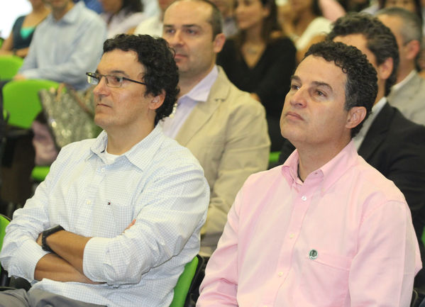Rueda de prensa Fondo de Emprendimiento
Rueda de prensa Fondo de Emprendimiento
Fecha: Marzo 8 de 2013 
Para descargar esta fotografía en alta resolución, haga clic sobre la imagen hasta que la misma se despliegue en la pantalla completa; luego dé clic derecho y elija la opción "guardar imagen como". 
En caso de publicación por cualquier medio, solicitamos acompañarla del crédito: "Cortesía EPM".
Palabras clave: Rueda  prensa Fondo  Emprendimiento