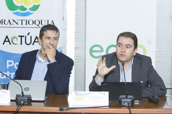 Convenio EPM-Corantioquia
Convenio EPM-Corantioquia
Fecha: Mayo 11 de 2017
Para descargar esta fotografía en alta resolución, haga clic sobre la imagen hasta que la misma se despliegue en la pantalla completa; luego dé clic derecho y elija la opción "guardar imagen como". 
En caso de publicación por cualquier medio, solicitamos acompañarla del crédito: "Foto EPM"
Palabras clave: Convenio EPM Corantioquia