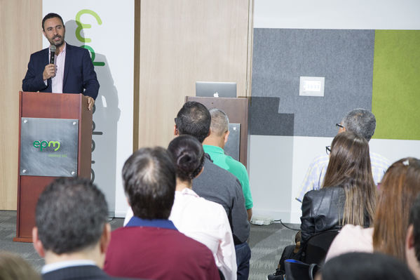 9º Encuentro de RSE
9º Encuentro de RSE
Fecha: Mayo 12 de 2017
Para descargar esta fotografía en alta resolución, haga clic sobre la imagen hasta que la misma se despliegue en la pantalla completa; luego dé clic derecho y elija la opción "guardar imagen como". 
En caso de publicación por cualquier medio, solicitamos acompañarla del crédito: "Foto EPM"
Palabras clave: Encuentro RSE
