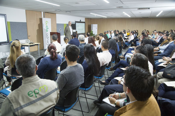 9º Encuentro de RSE
9º Encuentro de RSE
Fecha: Mayo 12 de 2017
Para descargar esta fotografía en alta resolución, haga clic sobre la imagen hasta que la misma se despliegue en la pantalla completa; luego dé clic derecho y elija la opción "guardar imagen como". 
En caso de publicación por cualquier medio, solicitamos acompañarla del crédito: "Foto EPM"
Palabras clave: Encuentro RSE