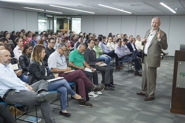 9º Encuentro de RSE
9º Encuentro de RSE
Fecha: Mayo 12 de 2017
Para descargar esta fotografía en alta resolución, haga clic sobre la imagen hasta que la misma se despliegue en la pantalla completa; luego dé clic derecho y elija la opción "guardar imagen como". 
En caso de publicación por cualquier medio, solicitamos acompañarla del crédito: "Foto EPM"
Palabras clave: Encuentro RSE