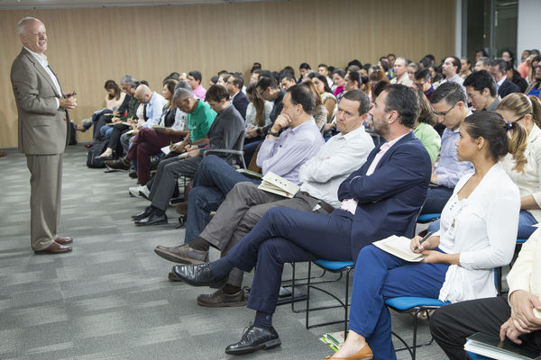 9º Encuentro de RSE
9º Encuentro de RSE
Fecha: Mayo 12 de 2017
Para descargar esta fotografía en alta resolución, haga clic sobre la imagen hasta que la misma se despliegue en la pantalla completa; luego dé clic derecho y elija la opción "guardar imagen como". 
En caso de publicación por cualquier medio, solicitamos acompañarla del crédito: "Foto EPM"
Palabras clave: Encuentro RSE