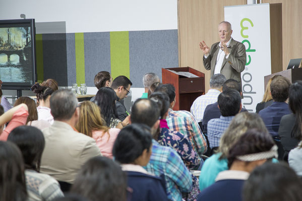 9º Encuentro de RSE
9º Encuentro de RSE
Fecha: Mayo 12 de 2017
Para descargar esta fotografía en alta resolución, haga clic sobre la imagen hasta que la misma se despliegue en la pantalla completa; luego dé clic derecho y elija la opción "guardar imagen como". 
En caso de publicación por cualquier medio, solicitamos acompañarla del crédito: "Foto EPM"
Palabras clave: Encuentro RSE
