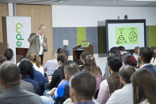 9º Encuentro de RSE
9º Encuentro de RSE
Fecha: Mayo 12 de 2017
Para descargar esta fotografía en alta resolución, haga clic sobre la imagen hasta que la misma se despliegue en la pantalla completa; luego dé clic derecho y elija la opción "guardar imagen como". 
En caso de publicación por cualquier medio, solicitamos acompañarla del crédito: "Foto EPM"
Palabras clave: Encuentro RSE