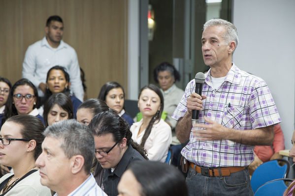 9º Encuentro de RSE
9º Encuentro de RSE
Fecha: Mayo 12 de 2017
Para descargar esta fotografía en alta resolución, haga clic sobre la imagen hasta que la misma se despliegue en la pantalla completa; luego dé clic derecho y elija la opción "guardar imagen como". 
En caso de publicación por cualquier medio, solicitamos acompañarla del crédito: "Foto EPM"
Palabras clave: Encuentro RSE