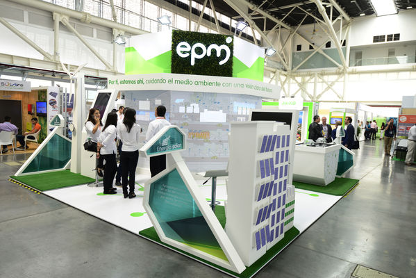 EPM en Exposolar
EPM en Exposolar
Fecha: Mayo 20 de 2017
Para descargar esta fotografía en alta resolución, haga clic sobre la imagen hasta que la misma se despliegue en la pantalla completa; luego dé clic derecho y elija la opción "guardar imagen como". 
En caso de publicación por cualquier medio, solicitamos acompañarla del crédito: "Foto EPM"
Palabras clave: EPM Exposolar