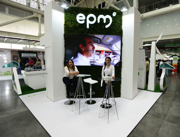 EPM en Exposolar
EPM en Exposolar
Fecha: Mayo 20 de 2017
Para descargar esta fotografía en alta resolución, haga clic sobre la imagen hasta que la misma se despliegue en la pantalla completa; luego dé clic derecho y elija la opción "guardar imagen como". 
En caso de publicación por cualquier medio, solicitamos acompañarla del crédito: "Foto EPM"
Palabras clave: EPM Exposolar