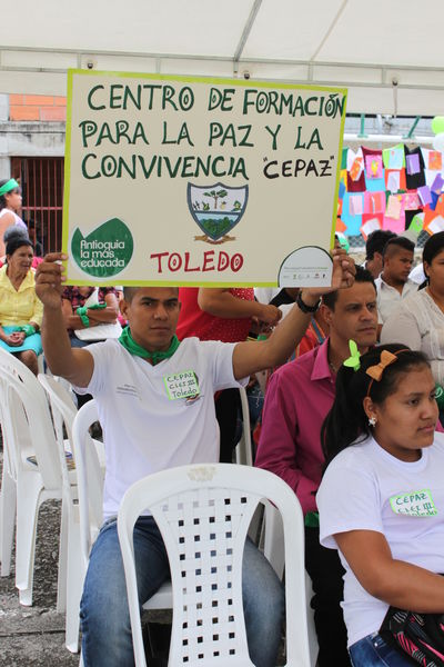 Proyectos Educativos Ituango
Proyectos Educativos Ituango
Fecha: Mayo 23 de 2016
Para descargar esta fotografía en alta resolución, haga clic sobre la imagen hasta que la misma se despliegue en la pantalla completa; luego dé clic derecho y elija la opción "guardar imagen como". 
En caso de publicación por cualquier medio, solicitamos acompañarla del crédito: "Foto EPM"
Palabras clave: Proyectos Educativos Ituango