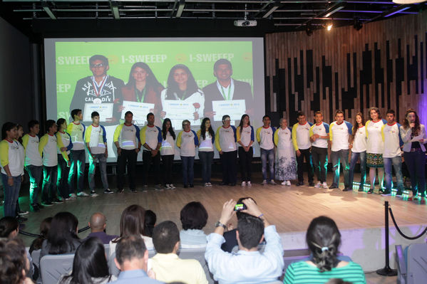 Lanzamiento de las Ferias de Ciencia, Tecnología e Innovación
Lanzamiento de las Ferias de Ciencia, Tecnología e Innovación.
Fecha: Mayo 24 de 2013. Lugar: Parque Explora.
Para descargar esta fotografía en alta resolución, haga clic sobre la imagen hasta que la misma se despliegue en la pantalla completa; luego dé clic derecho y elija la opción "guardar imagen como". 
En caso de publicación por cualquier medio, solicitamos acompañarla del crédito: "Cortesía EPM".
Palabras clave: Lanzamiento Ferias Ciencia Tecnología Innovación