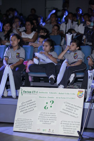 Lanzamiento de las Ferias de Ciencia, Tecnología e Innovación
Lanzamiento de las Ferias de Ciencia, Tecnología e Innovación.
Fecha: Mayo 24 de 2013. Lugar: Parque Explora.
Para descargar esta fotografía en alta resolución, haga clic sobre la imagen hasta que la misma se despliegue en la pantalla completa; luego dé clic derecho y elija la opción "guardar imagen como". 
En caso de publicación por cualquier medio, solicitamos acompañarla del crédito: "Cortesía EPM".
Palabras clave: Lanzamiento Ferias Ciencia Tecnología Innovación