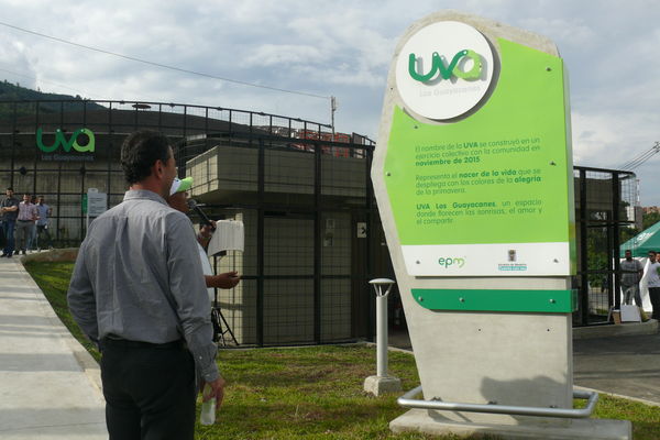 UVA Los Guayacanes
UVA Los Guayacanes
Fecha: Mayo 26 de 2016
Para descargar esta fotografía en alta resolución, haga clic sobre la imagen hasta que la misma se despliegue en la pantalla completa; luego dé clic derecho y elija la opción "guardar imagen como". 
En caso de publicación por cualquier medio, solicitamos acompañarla del crédito: "Foto EPM"
Palabras clave: UVA Los Guayacanes